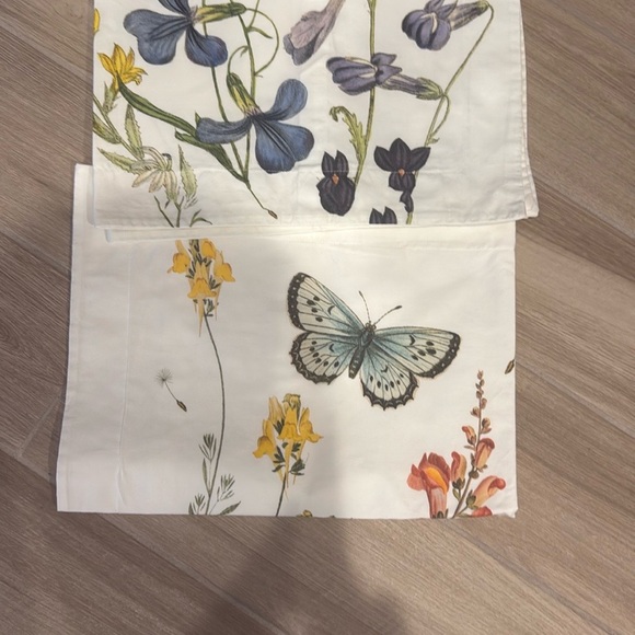 Pottery Barn French Country Queen Bedding 2 pillowcases and duvet cover Stunning - Picture 6 of 16